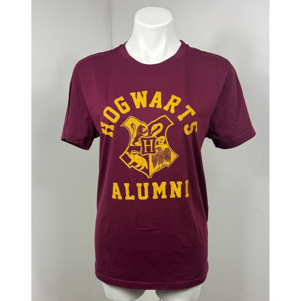 Harry Potter Hogwarts Alumni T-Shirt Maroon Burgundy Graphic Tee Medium